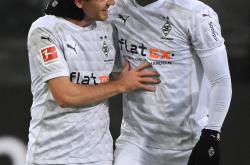 雷速体育直播官网-门兴格拉德巴赫捧回宝贵客场胜利