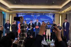 雷速体育比分直播-包含传奇球员回归现场观战，球迷热情欢迎的词条