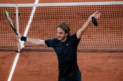 雷速体育官方-包含西班牙网球队完胜日本网球队，西西帕斯惊艳世界的词条