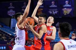 雷速体育比分直播-关于天津队力克广东队，浓眉哥状态火热的信息