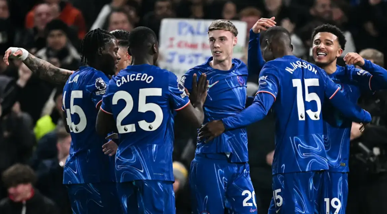 关于里尔队大比分获胜,赢得球迷欢呼的信息 关于里尔队大比分获胜,赢得球迷欢呼的信息