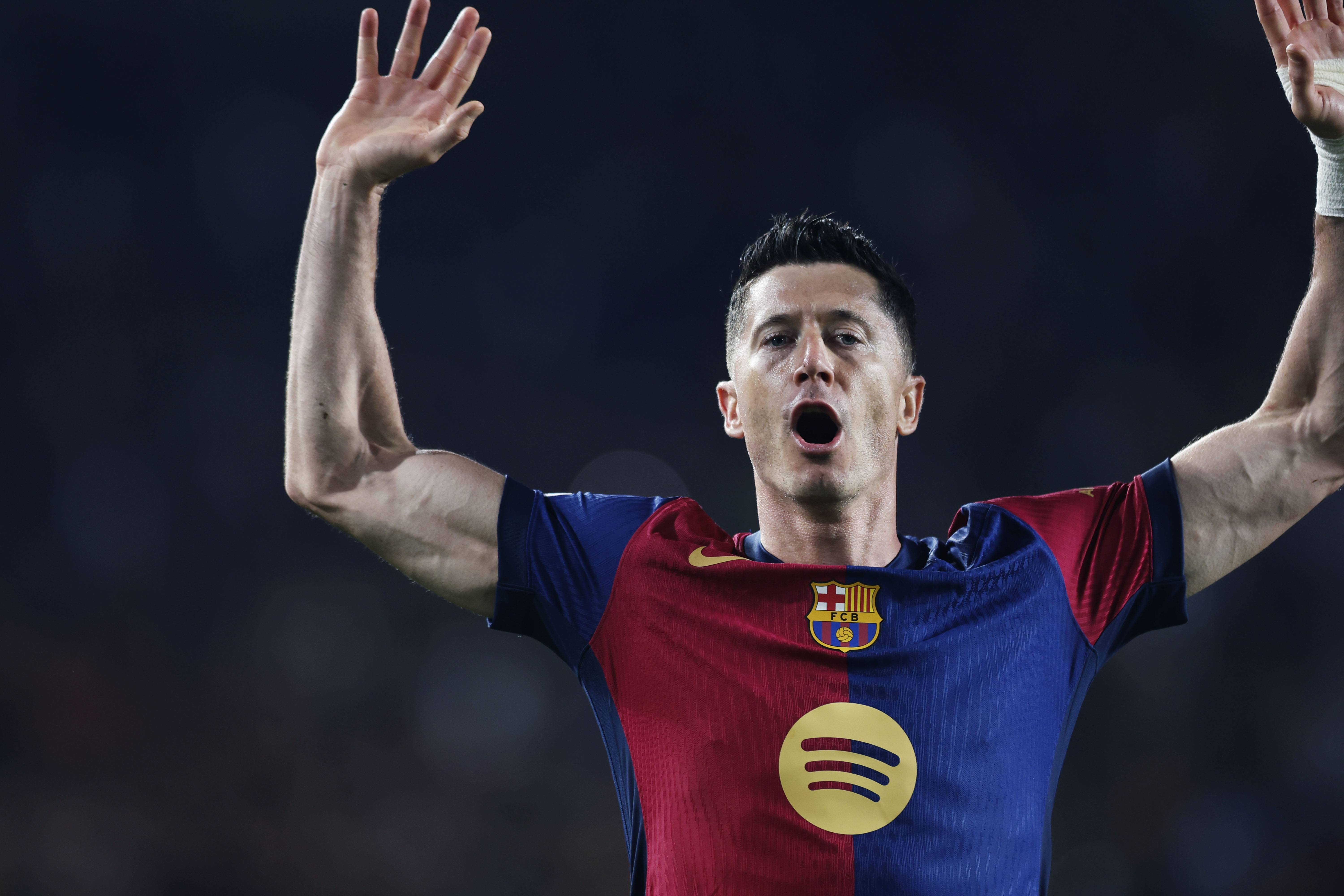 包含尤文轻取巴西，莱万打破历史纪录的词条