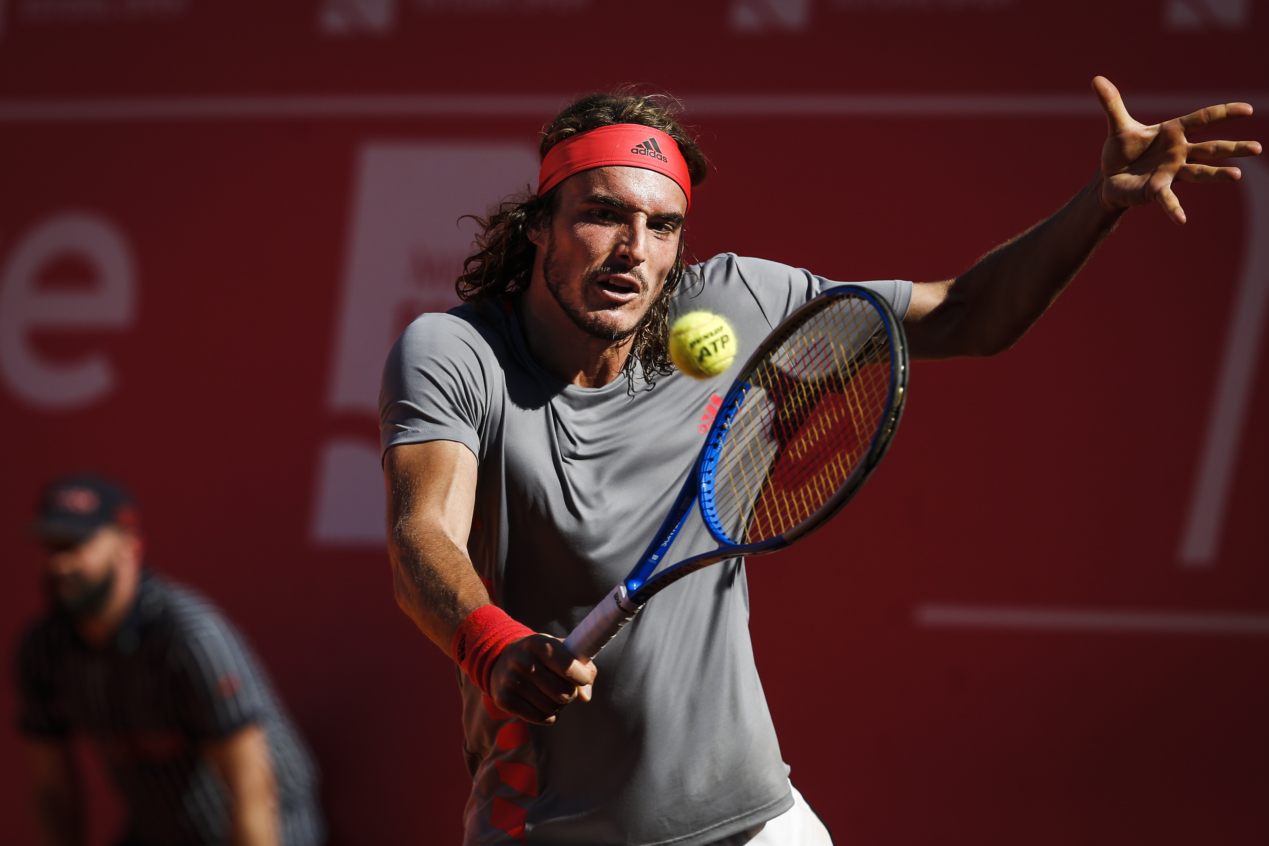 包含西班牙网球队完胜日本网球队，西西帕斯惊艳世界的词条