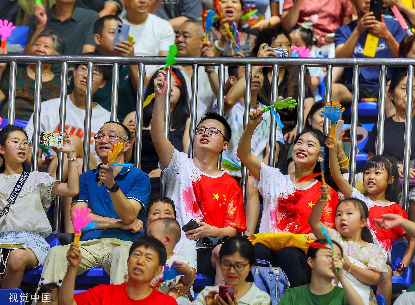 场面火爆!奥运会观众席沸腾不已的简单介绍 场面火爆!奥运会观众席沸腾不已的简单介绍