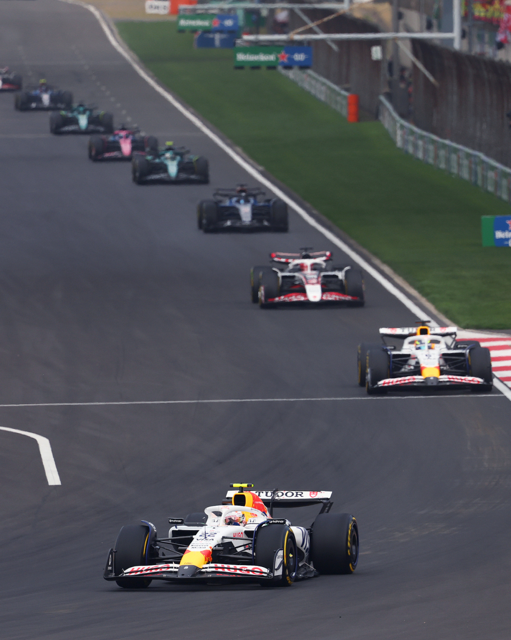 迈凯伦逆转哈斯车队,皮亚斯特里刷新纪录的简单介绍 迈凯伦逆转哈斯车队,皮亚斯特里刷新纪录的简单介绍