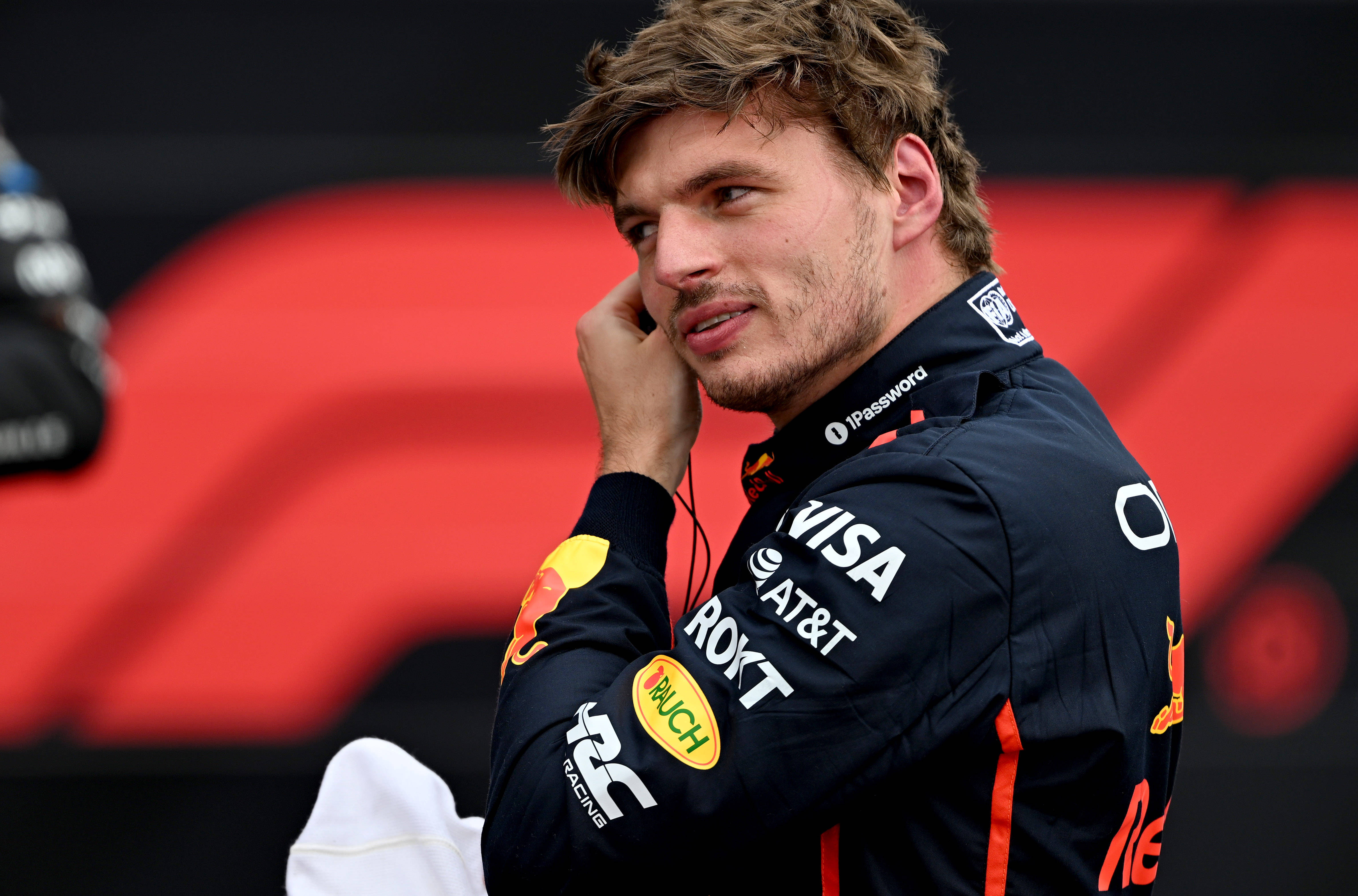 包含威廉姆斯碾压红牛二队，维斯塔潘带队取胜的词条