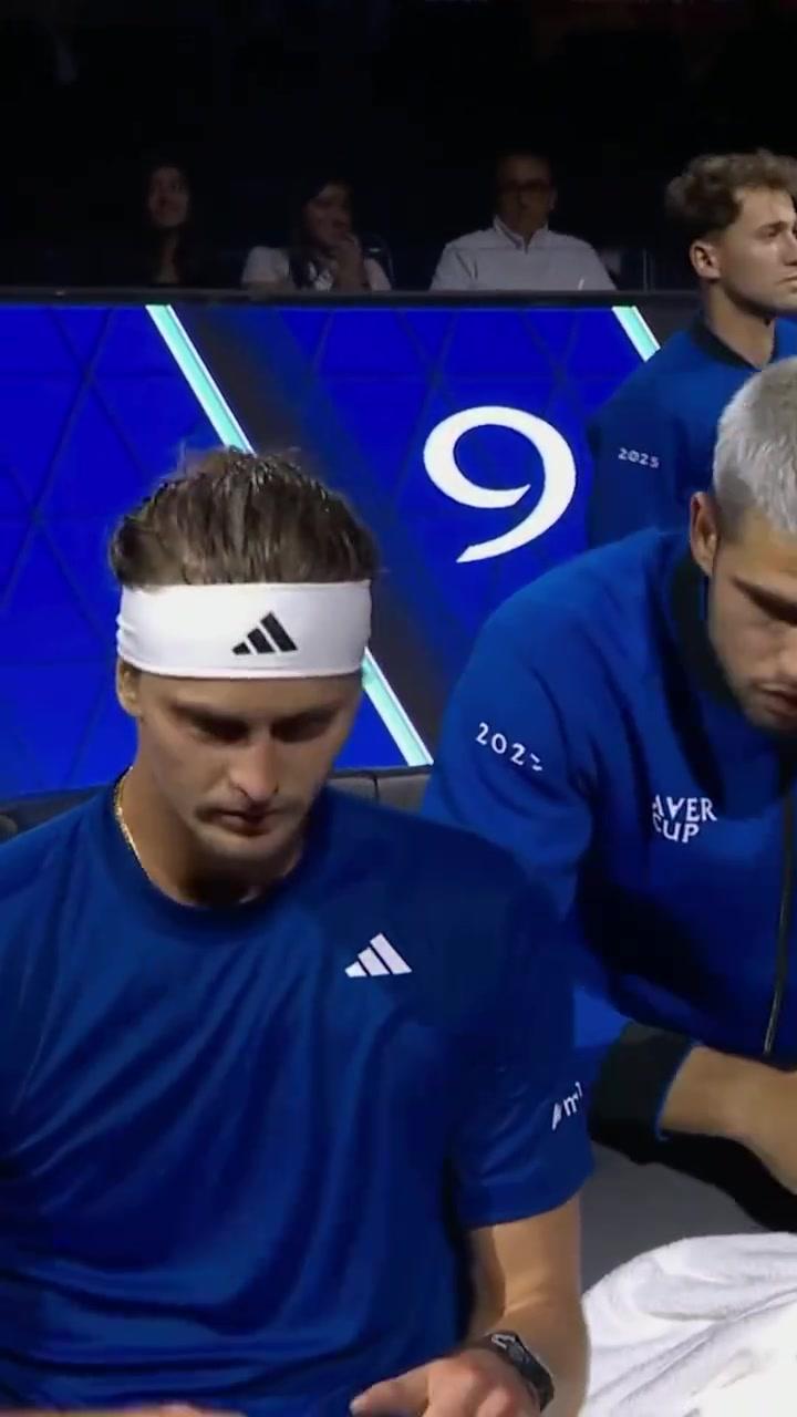 拉沃尔杯翻盘法网,兹维列夫扛起全队 拉沃尔杯翻盘法网,兹维列夫扛起全队